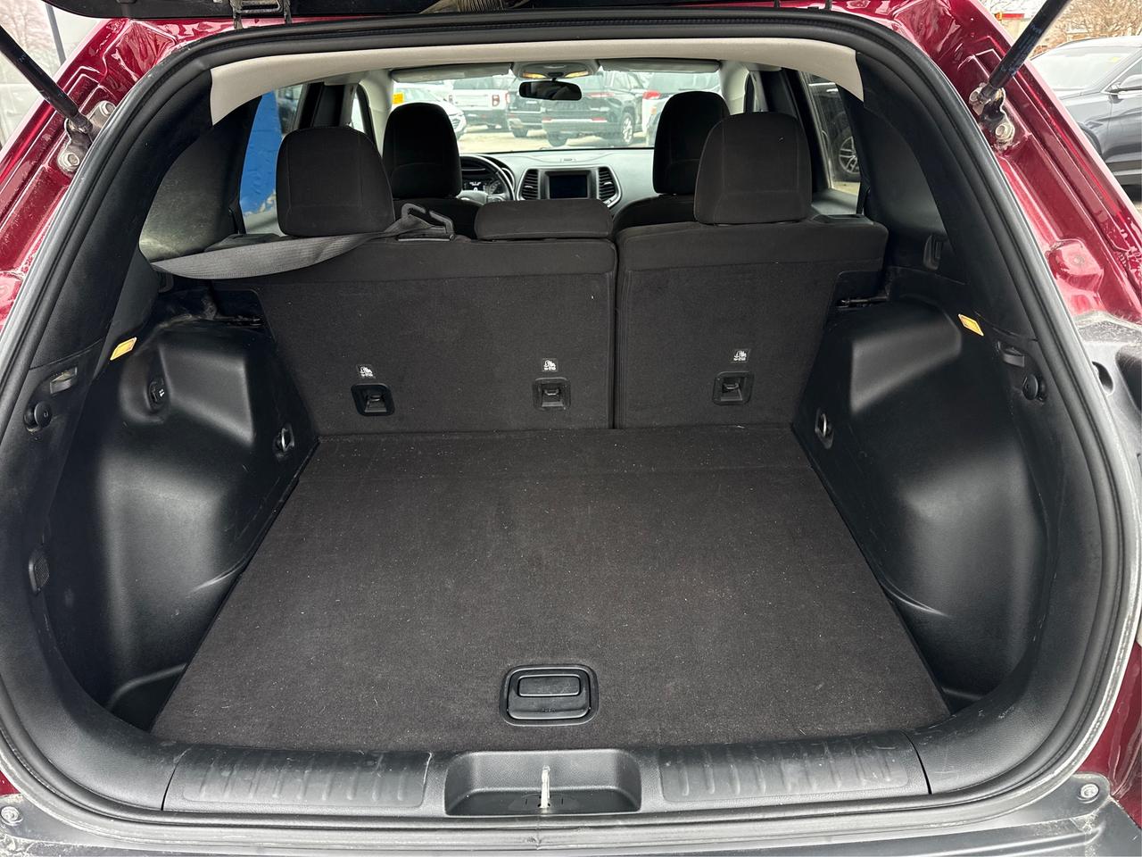 2020 Jeep Cherokee AWD HEATED SEATS REAR CAM WE FINANCE ALL CREDIT Photo