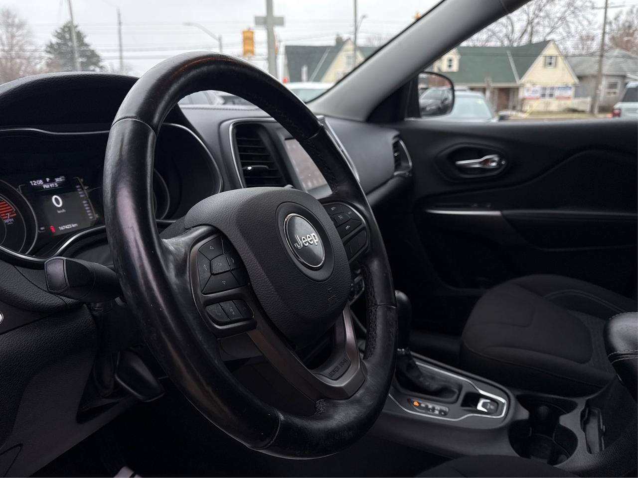 2020 Jeep Cherokee AWD HEATED SEATS REAR CAM WE FINANCE ALL CREDIT Photo
