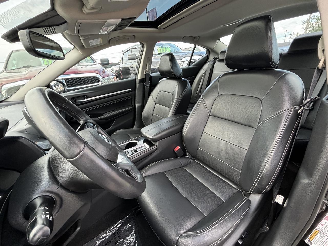 2022 Nissan Altima Platinum AWD ~Nav ~Cam ~Leather ~Bluetooth ~Roof Photo