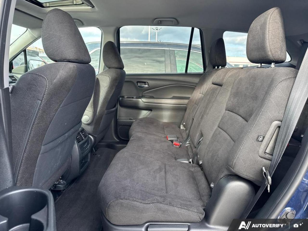 2021 Honda Pilot EX AWD   HTD WHEEL   SUNROOF   ONE OWNER Photo