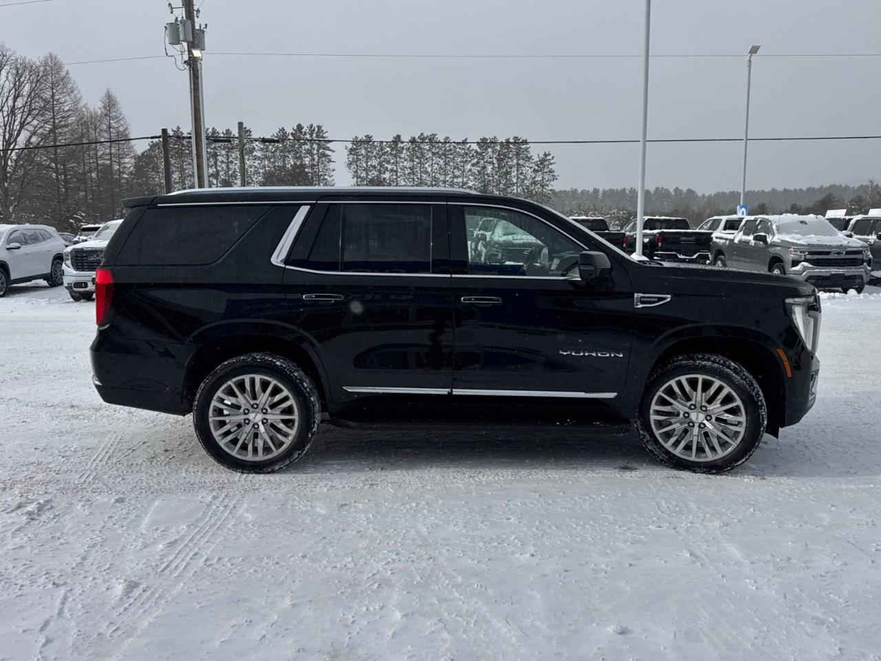 2026 GMC Yukon 4WD 4dr Elevation Photo3