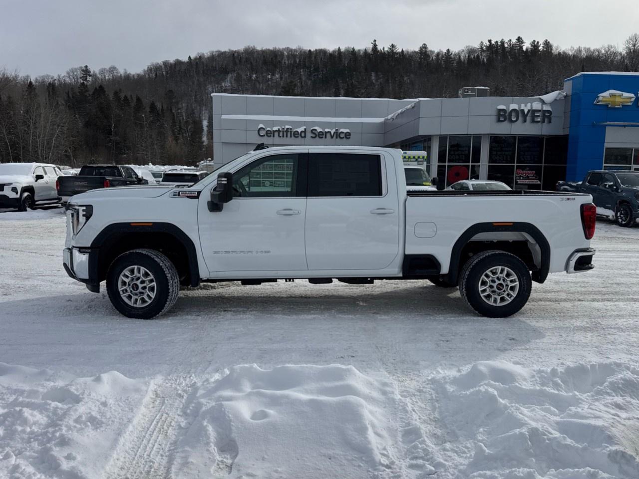 2026 GMC SIERRA 2500HD Crew Cab Standard Box 4-Wheel Drive SLE Photo