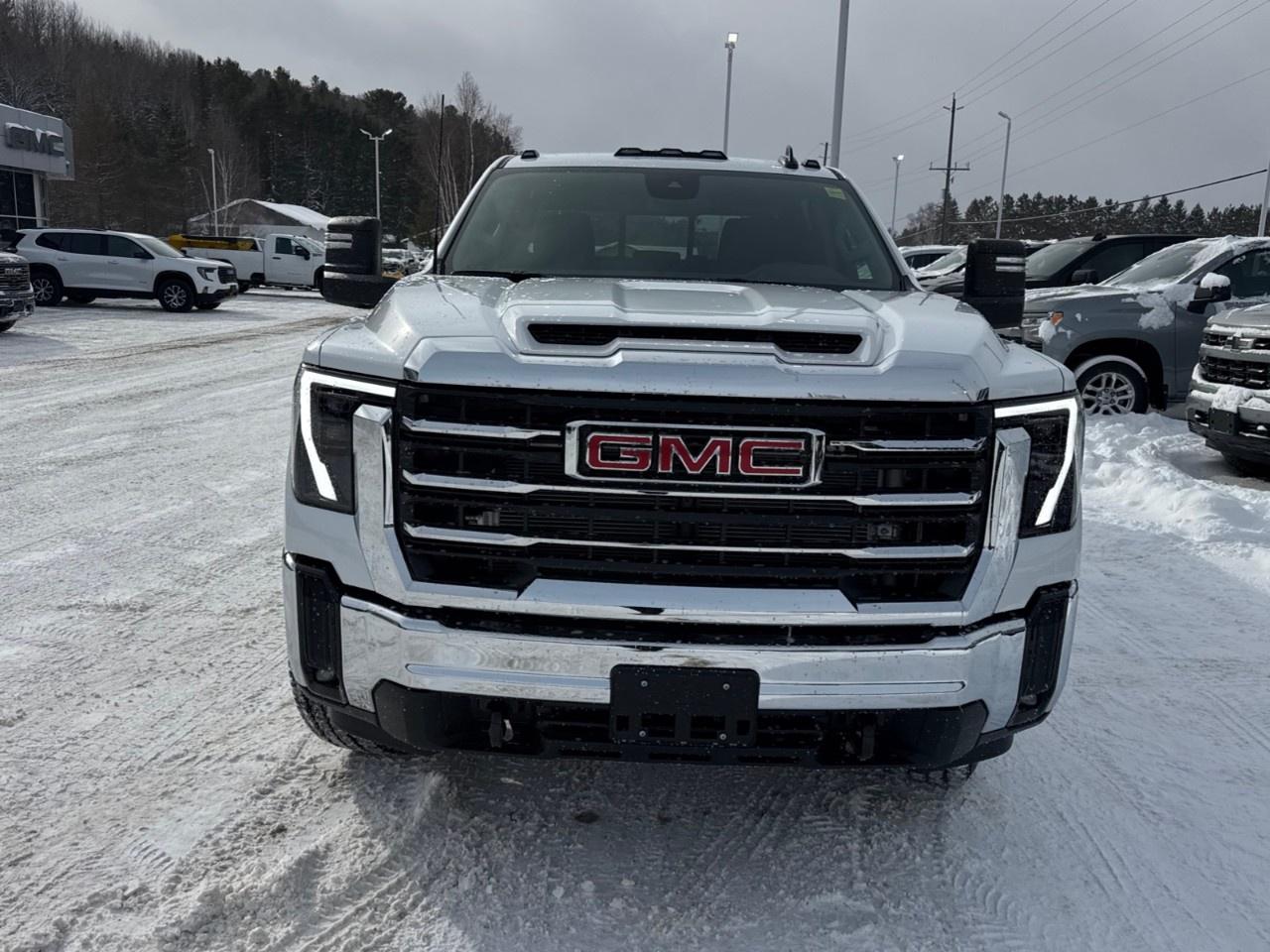 2026 GMC SIERRA 2500HD Crew Cab Standard Box 4-Wheel Drive SLE Photo