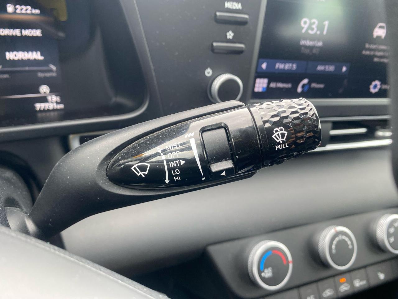 2022 Hyundai Elantra Essential ~Heated Seats ~Alloys ~Bluetooth ~Cam Photo