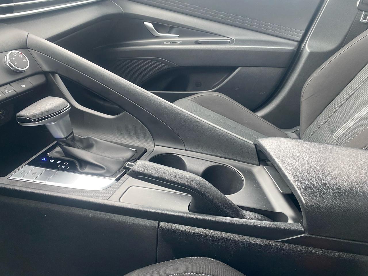 2022 Hyundai Elantra Essential ~Heated Seats ~Alloys ~Bluetooth ~Cam Photo