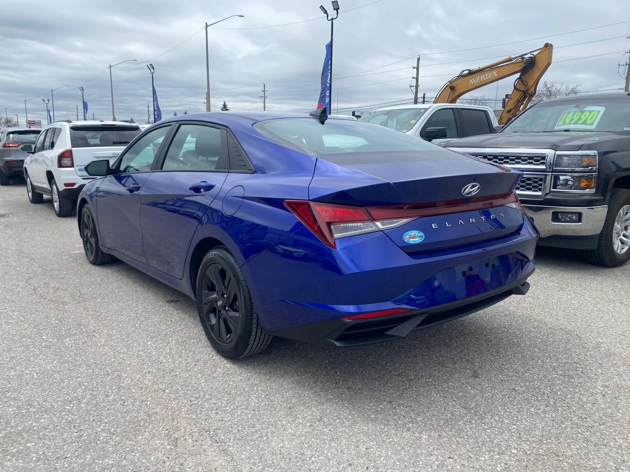 2022 Hyundai Elantra Preferred ~Heated Seats + Wheel ~Camera ~Moonroof Photo2