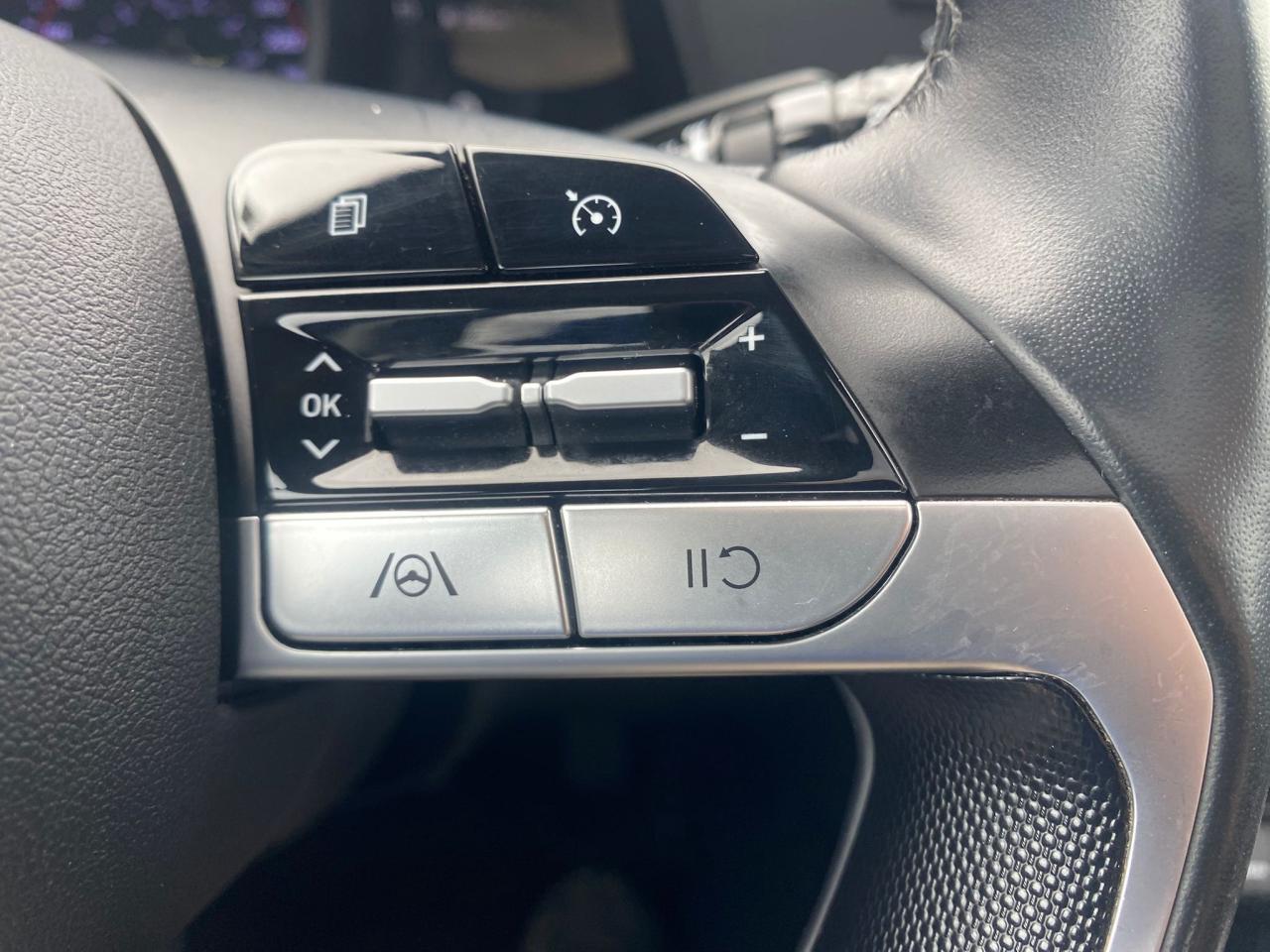 2022 Hyundai Elantra Preferred ~Heated Seats + Wheel ~Camera ~Moonroof Photo