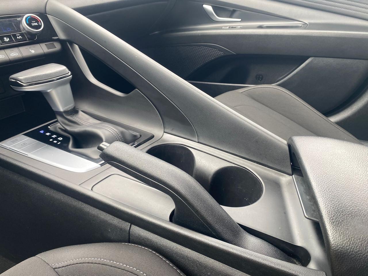 2022 Hyundai Elantra Preferred ~Heated Seats + Wheel ~Camera ~Moonroof Photo