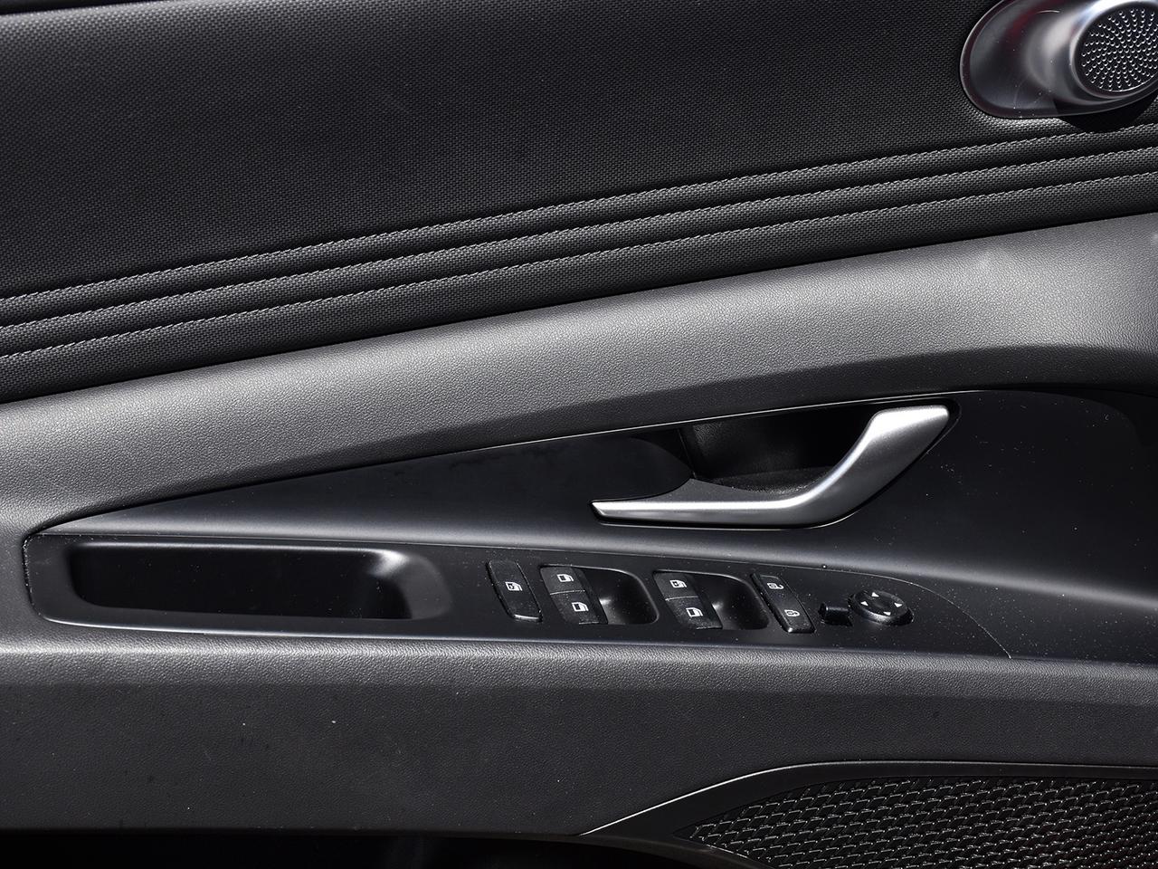 2025 Hyundai Elantra Preferred ~Nav ~Camera ~Heated Seats ~Moonroof Photo