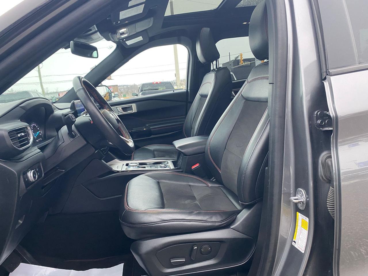 2023 Ford Explorer ST-Line 4x4 ~Leather ~Camera ~Pano Roof ~B&O Audio Photo