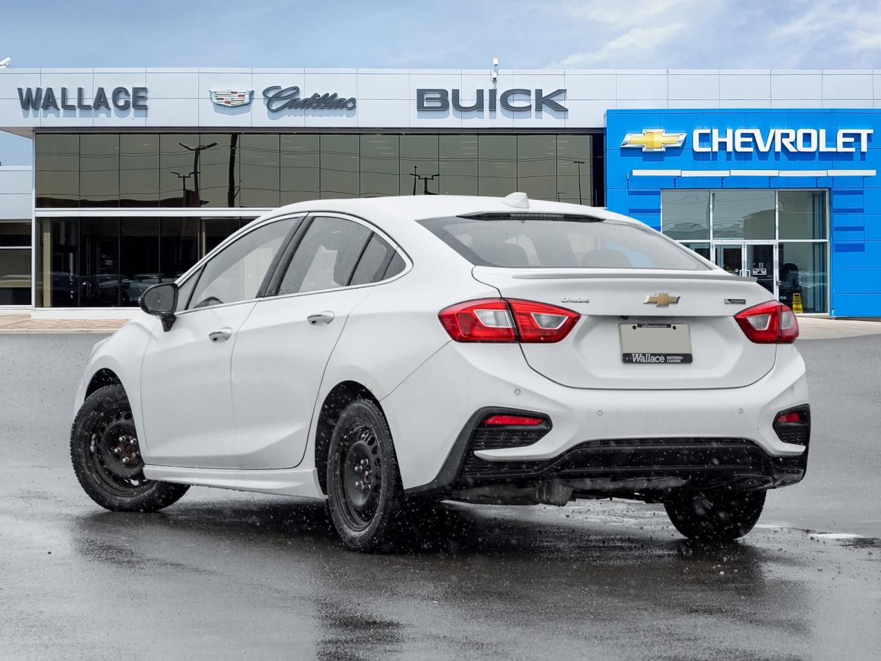 2018 Chevrolet Cruze 4dr Sdn 1.4L Premier   Local trade   Clean carfax! Photo