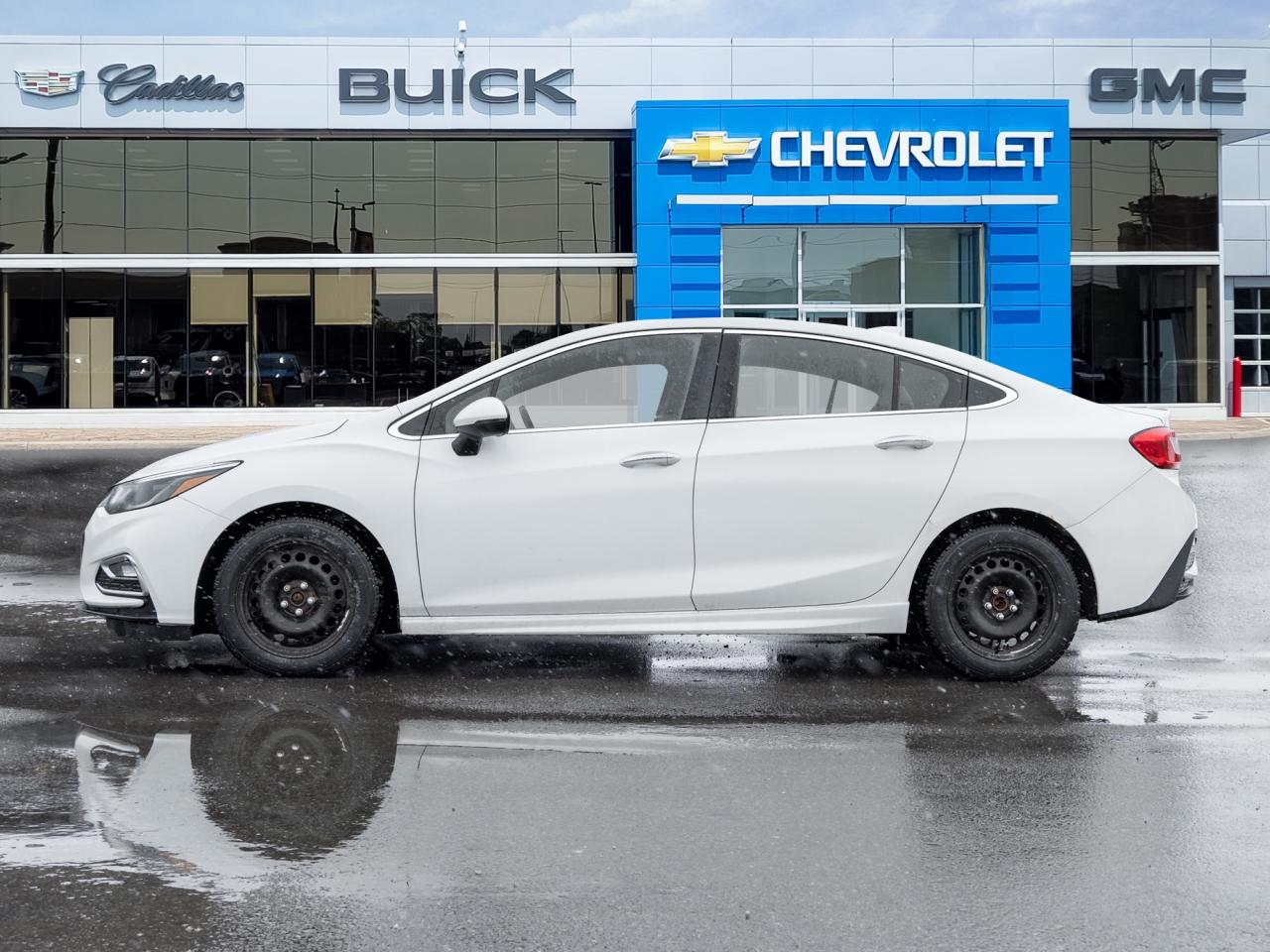 2018 Chevrolet Cruze 4dr Sdn 1.4L Premier   Local trade   Clean carfax! Photo2