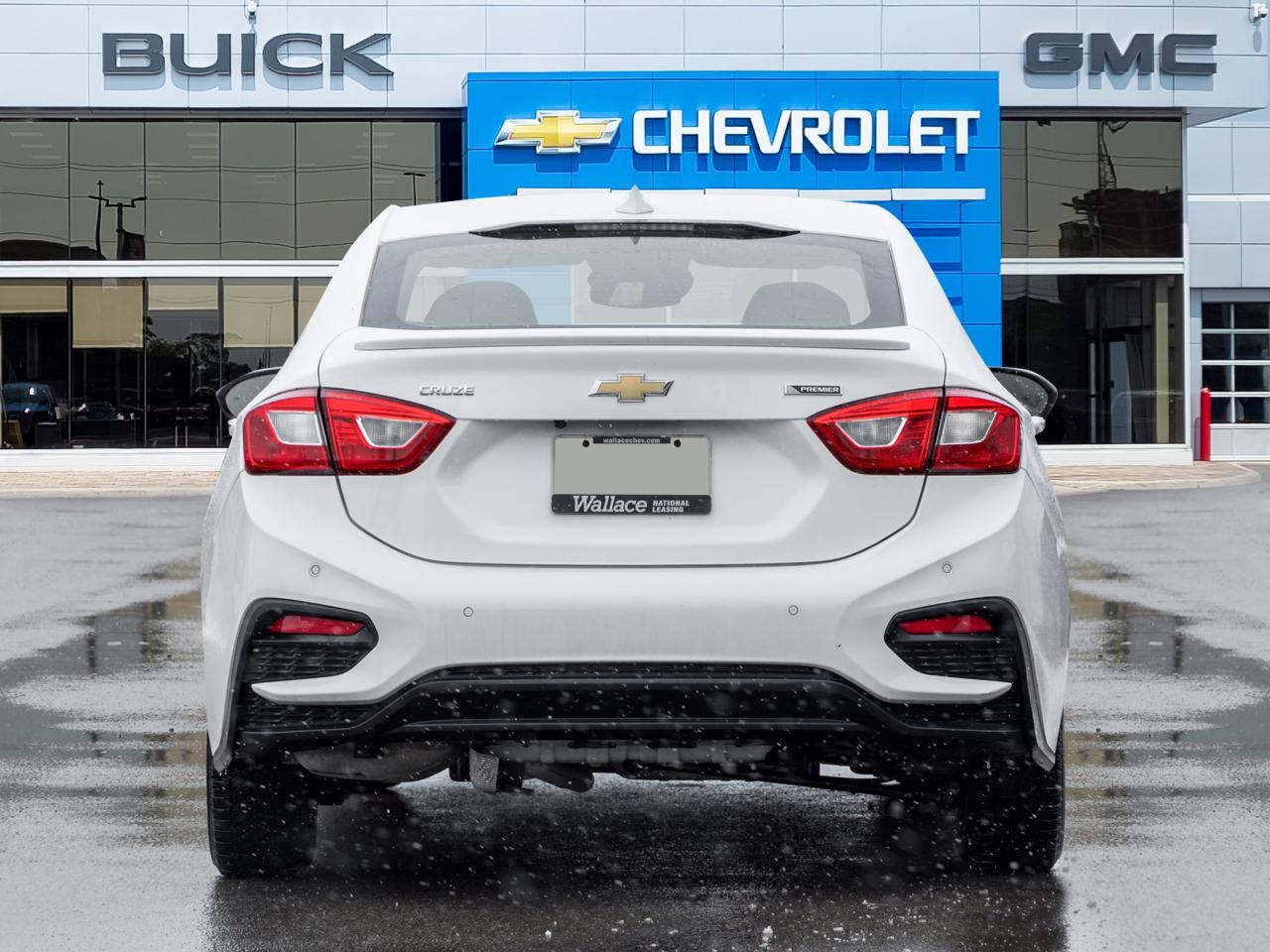 2018 Chevrolet Cruze 4dr Sdn 1.4L Premier   Local trade   Clean carfax! Photo