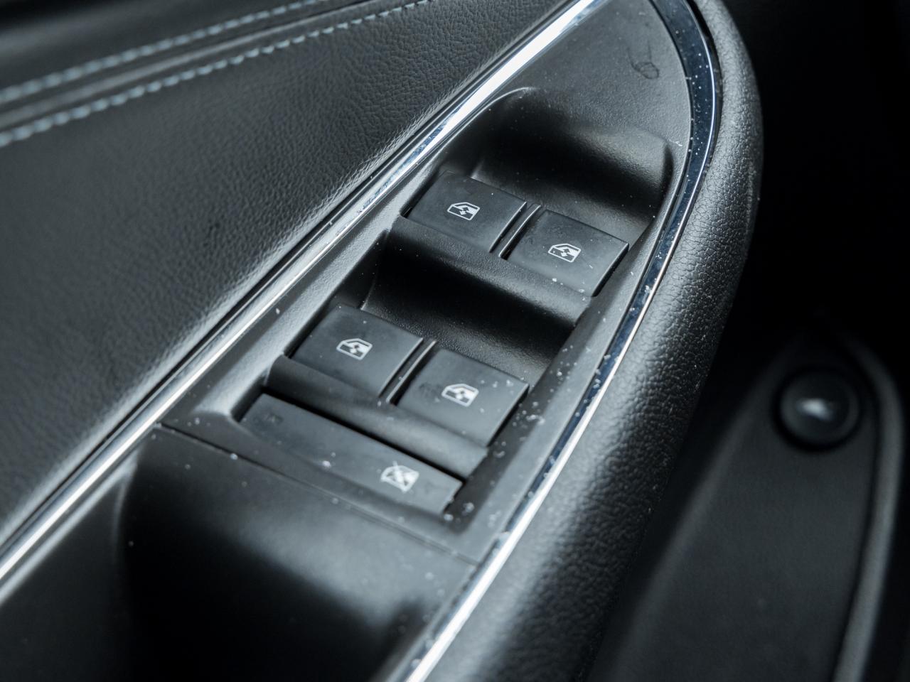 2018 Chevrolet Cruze 4dr Sdn 1.4L Premier   Local trade   Clean carfax! Photo