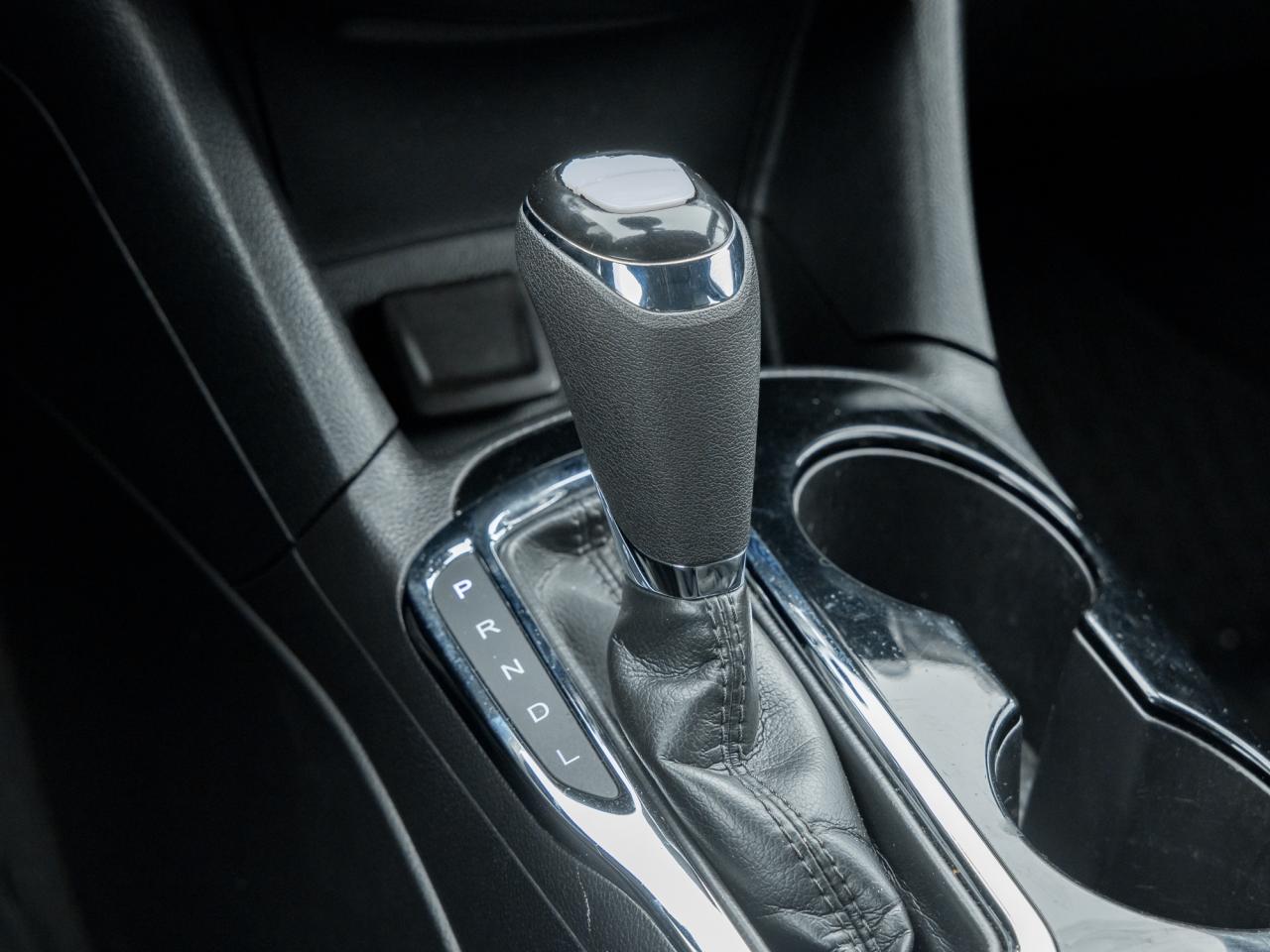 2018 Chevrolet Cruze 4dr Sdn 1.4L Premier   Local trade   Clean carfax! Photo