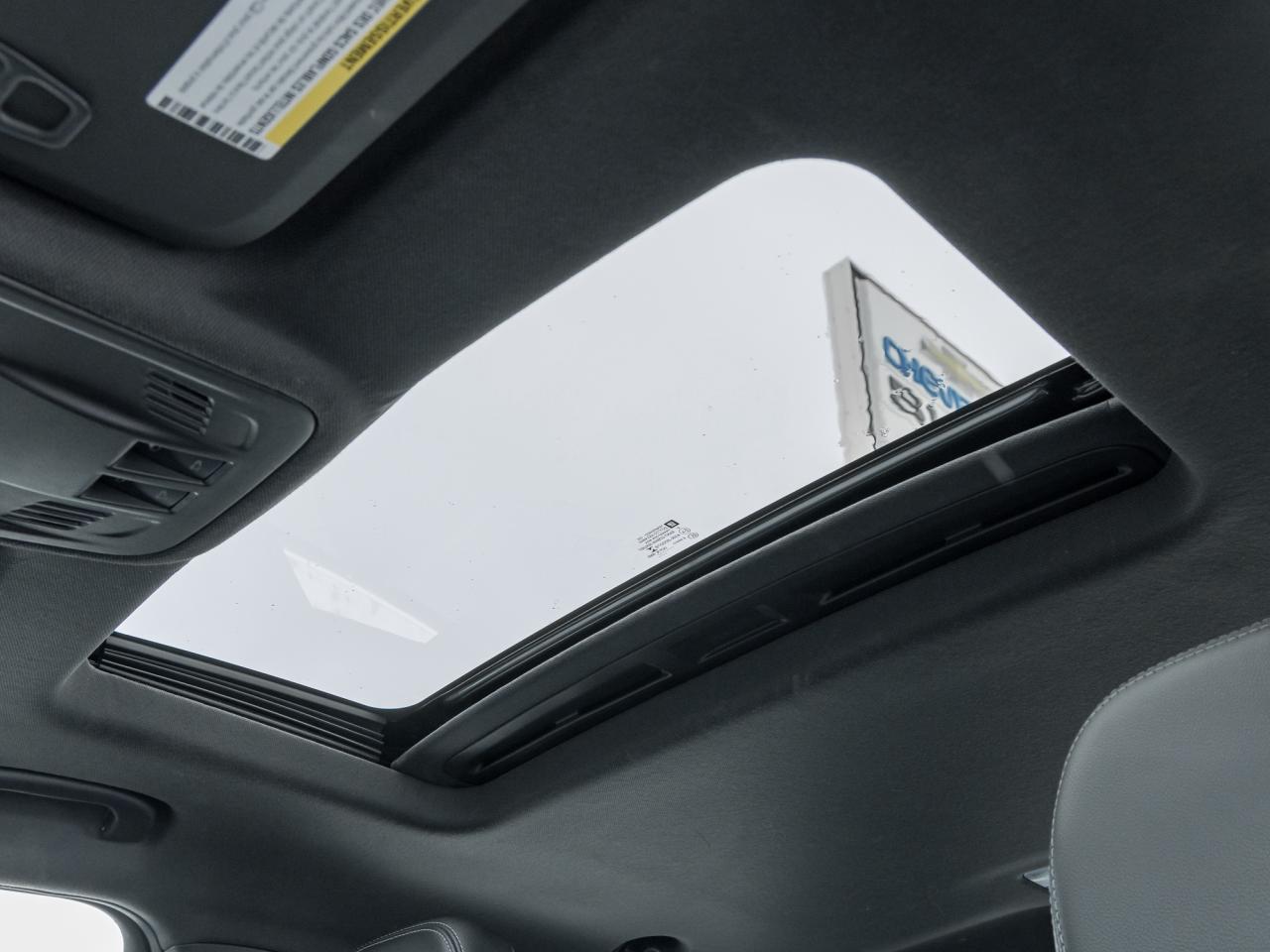 2018 Chevrolet Cruze 4dr Sdn 1.4L Premier   Local trade   Clean carfax! Photo