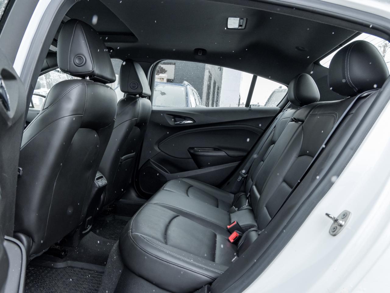 2018 Chevrolet Cruze 4dr Sdn 1.4L Premier   Local trade   Clean carfax! Photo