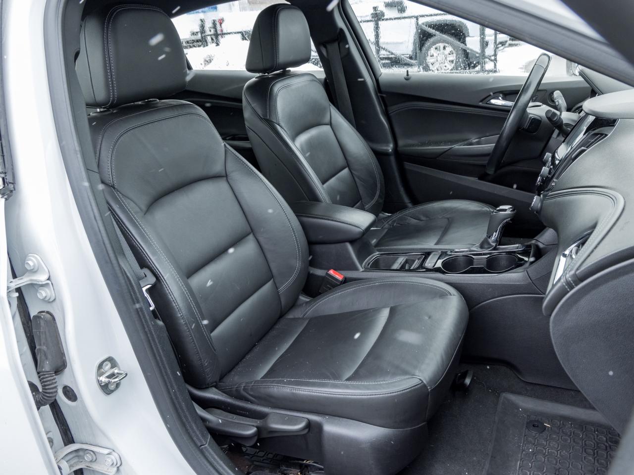 2018 Chevrolet Cruze 4dr Sdn 1.4L Premier   Local trade   Clean carfax! Photo