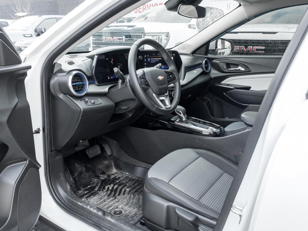 2025 Chevrolet Trax LT Convenience PKG, 17" Wheels, 1.2L Turbo Photo