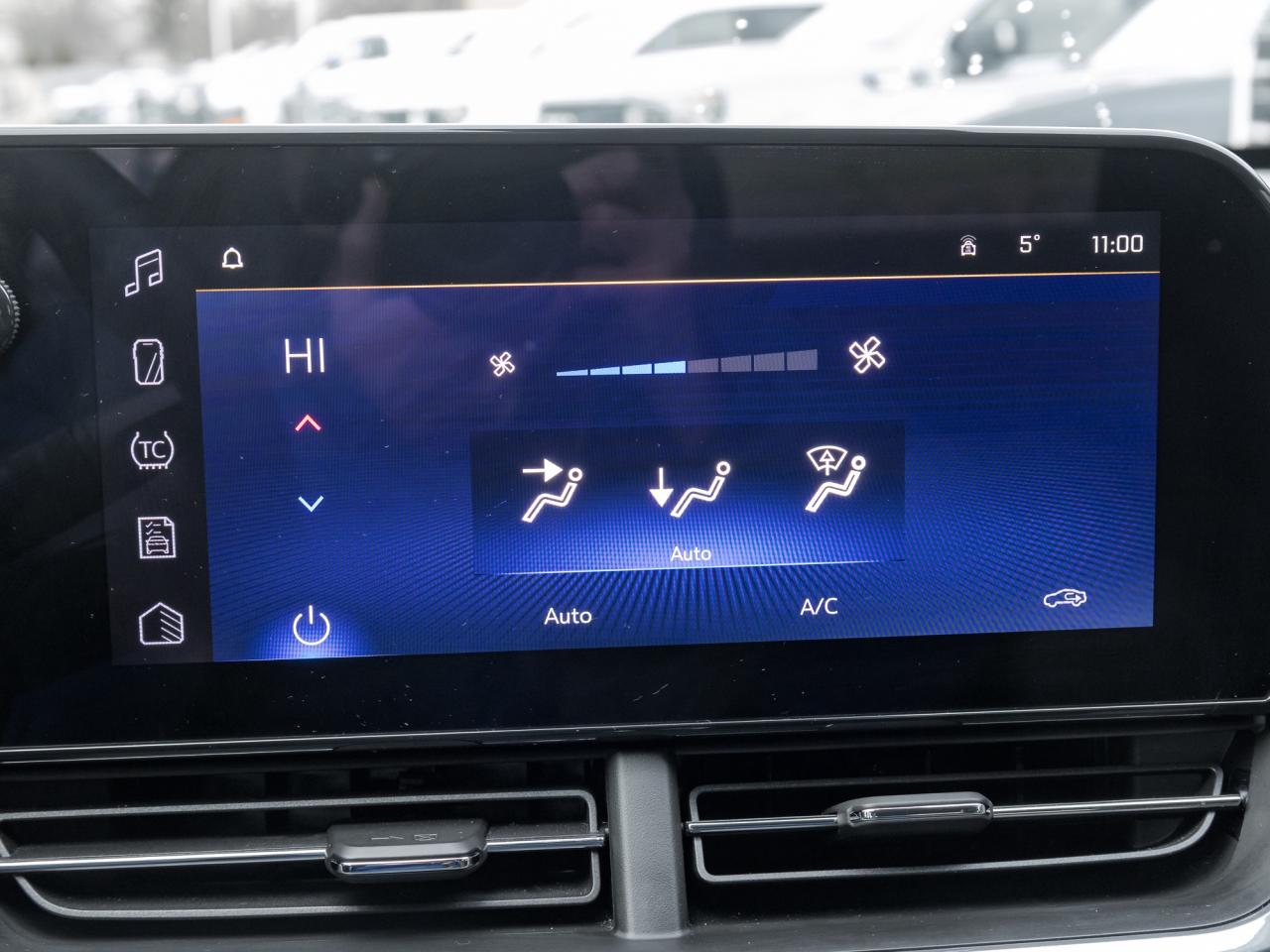 2025 Chevrolet Trax LT Convenience PKG, 17" Wheels, 1.2L Turbo Photo