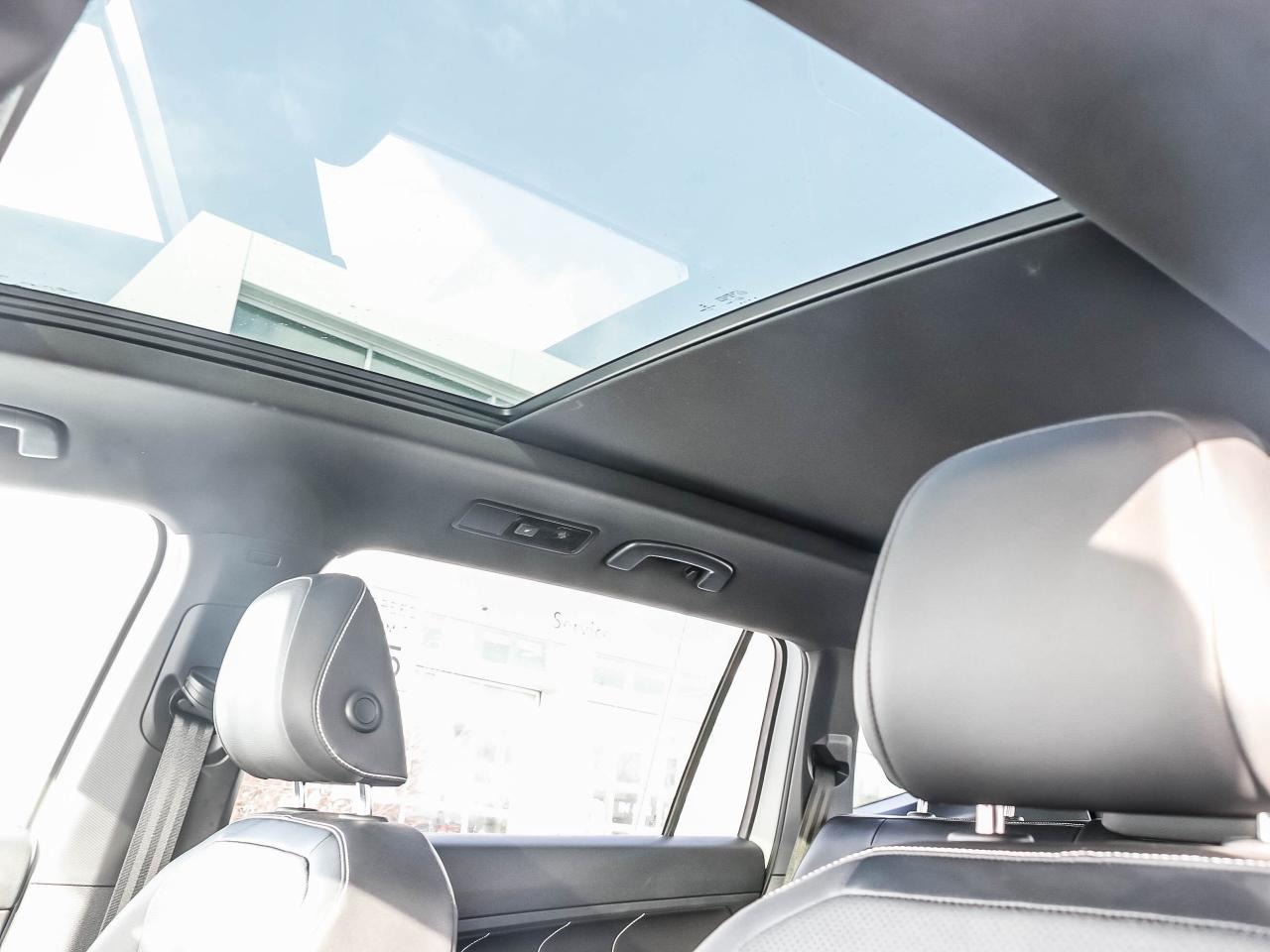 2022 Volkswagen Tiguan HIGHLINE R-LINE 4MOTION Photo