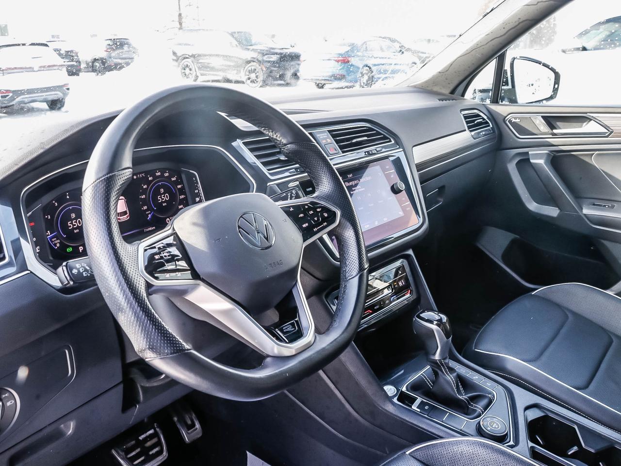 2022 Volkswagen Tiguan HIGHLINE R-LINE 4MOTION Photo