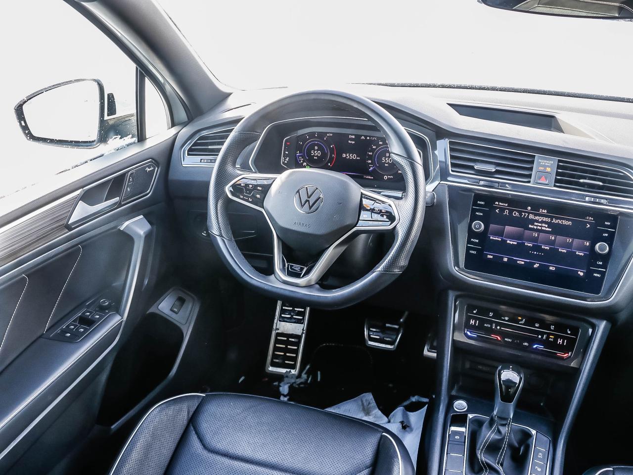 2022 Volkswagen Tiguan HIGHLINE R-LINE 4MOTION Photo