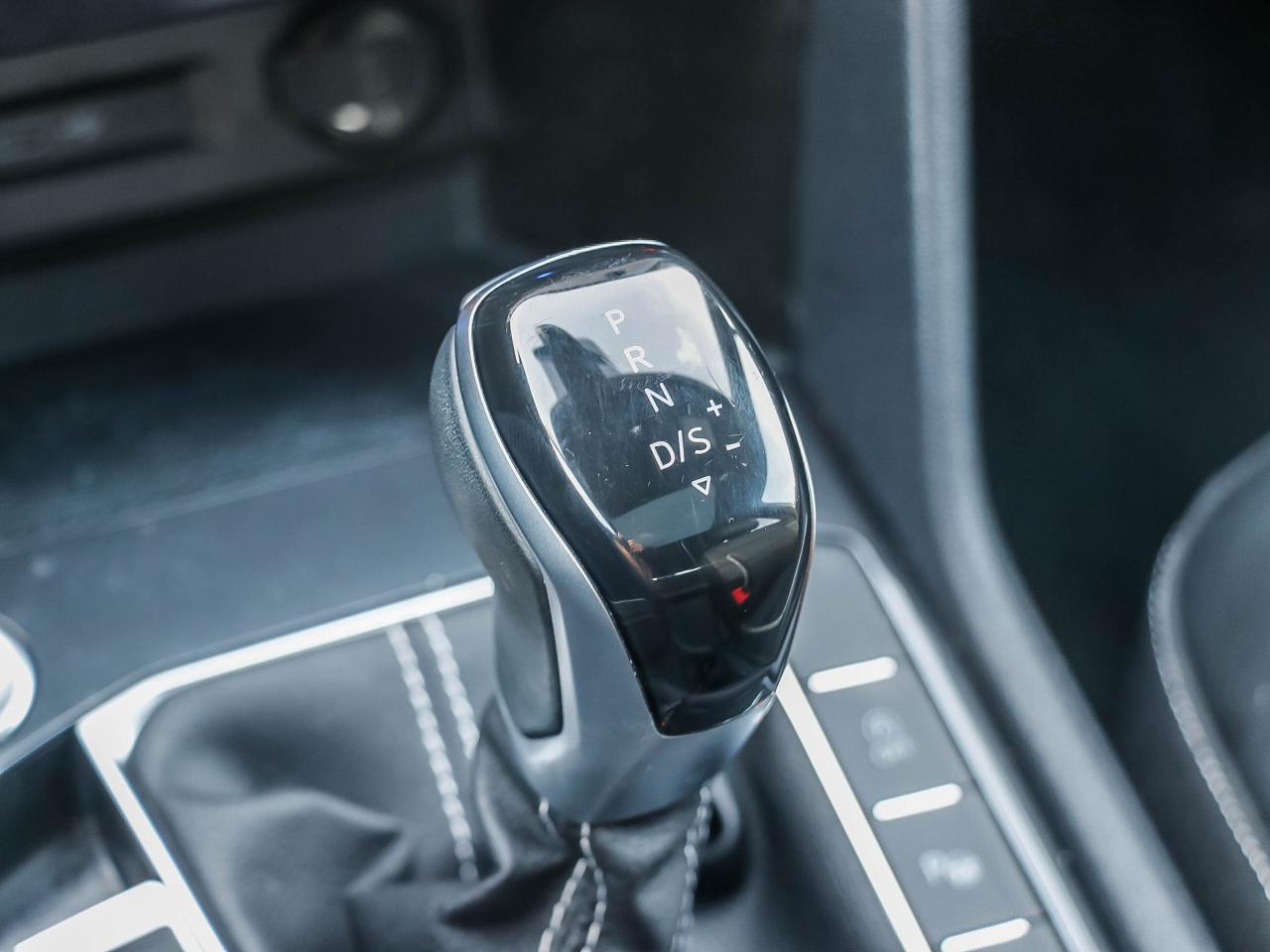 2022 Volkswagen Tiguan HIGHLINE R-LINE 4MOTION Photo