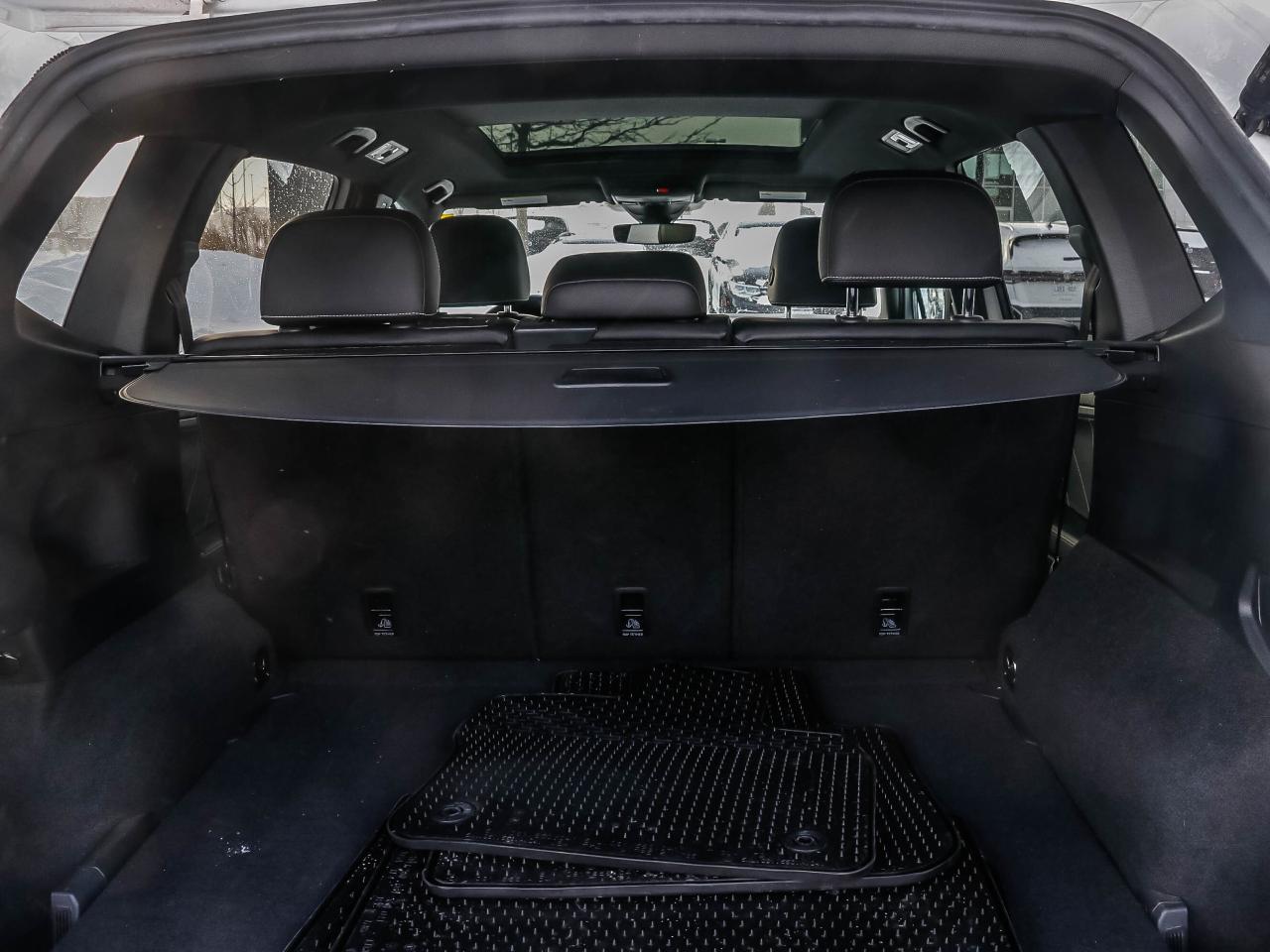 2022 Volkswagen Tiguan HIGHLINE R-LINE 4MOTION Photo