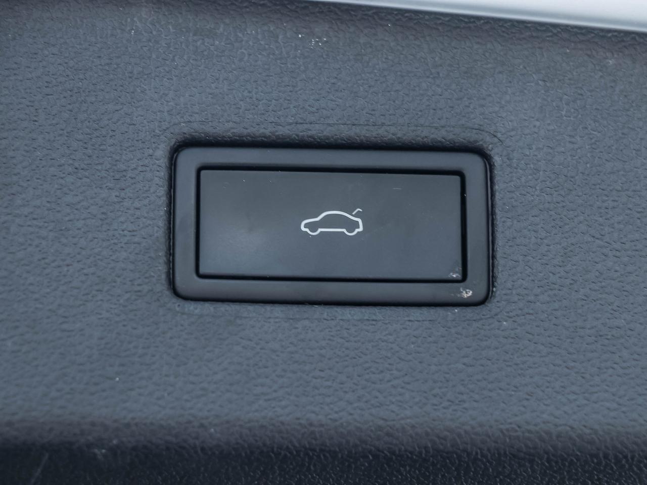 2022 Volkswagen Tiguan HIGHLINE R-LINE 4MOTION Photo