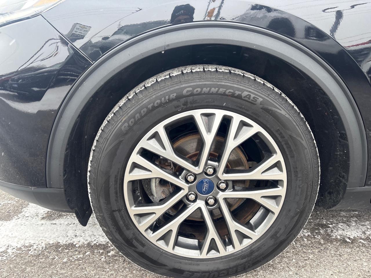 2020 Ford Escape SEL + Heated Cloth + Navi + 1 Owner Photo