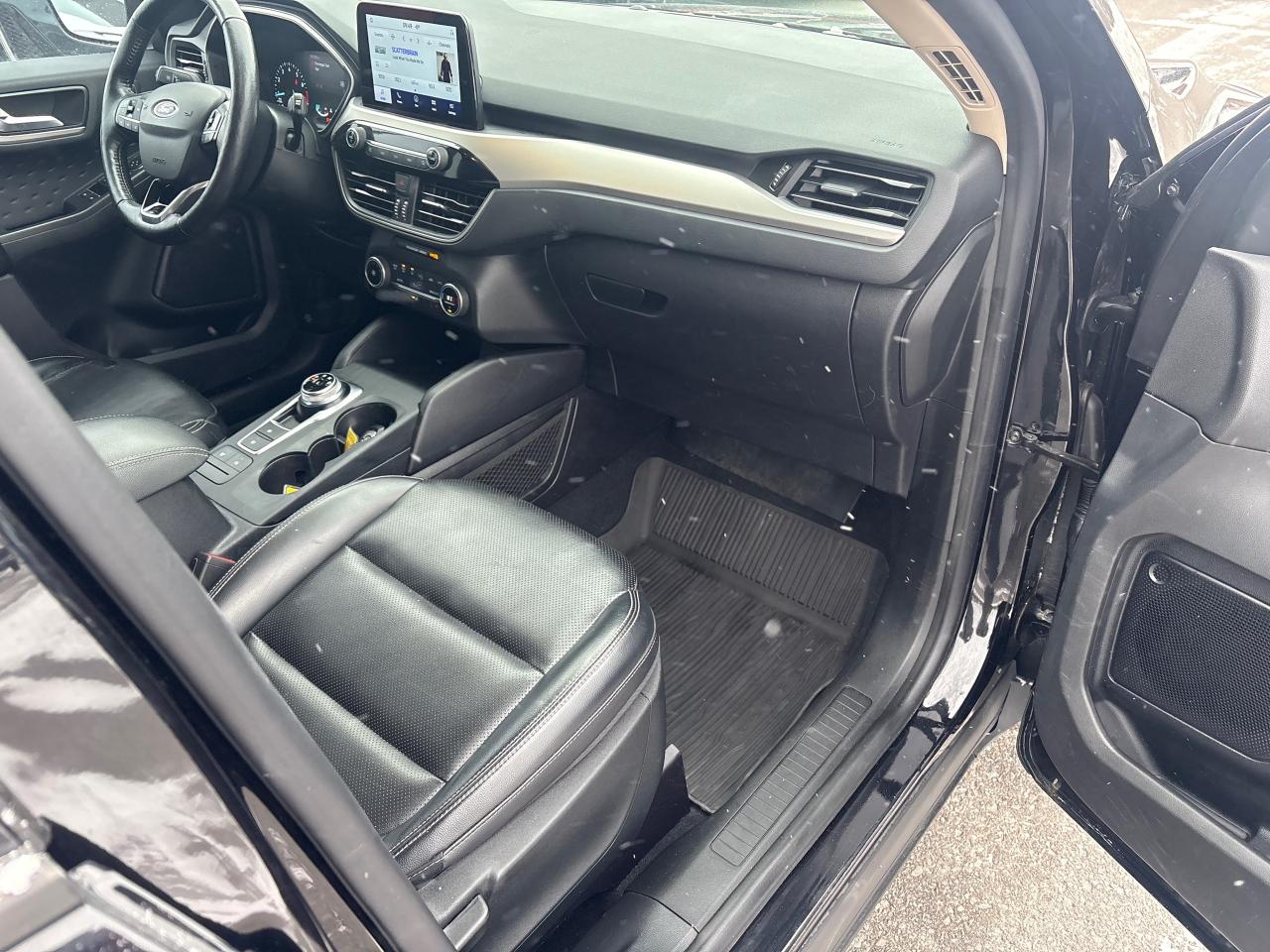 2020 Ford Escape SEL + Heated Cloth + Navi + 1 Owner Photo