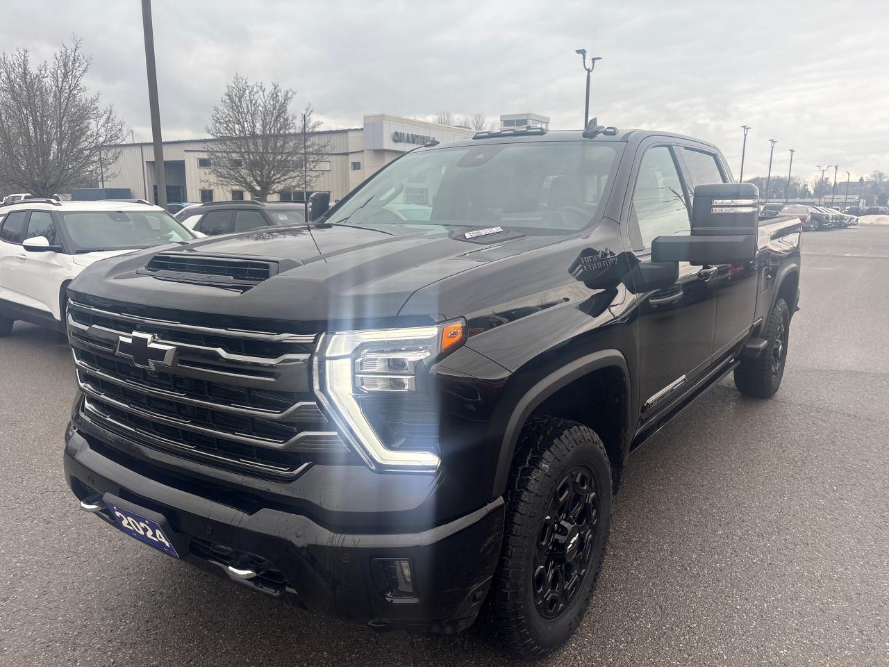 2024 Chevrolet SILVERADO 2500HD High Country 2500 + Premium Pkg + Midnight Edition Photo2