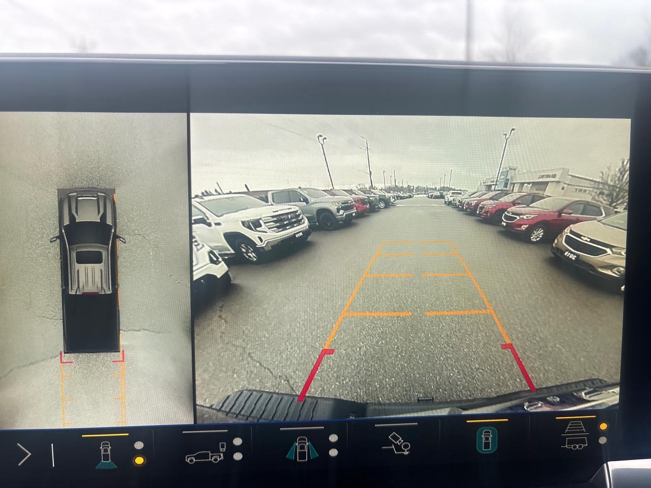 2024 Chevrolet SILVERADO 2500HD High Country 2500 + Premium Pkg + Midnight Edition Photo