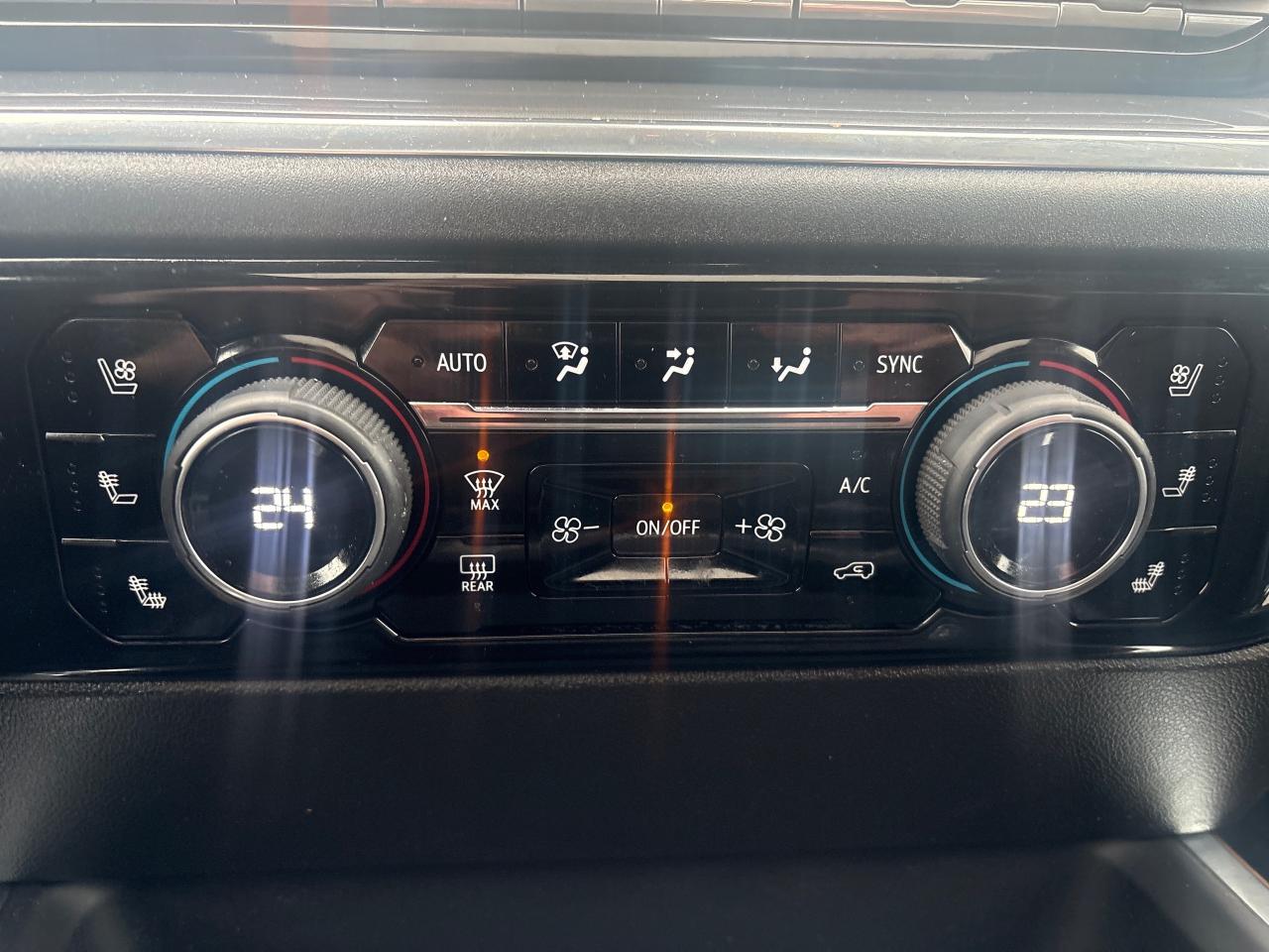 2024 Chevrolet SILVERADO 2500HD High Country 2500 + Premium Pkg + Midnight Edition Photo