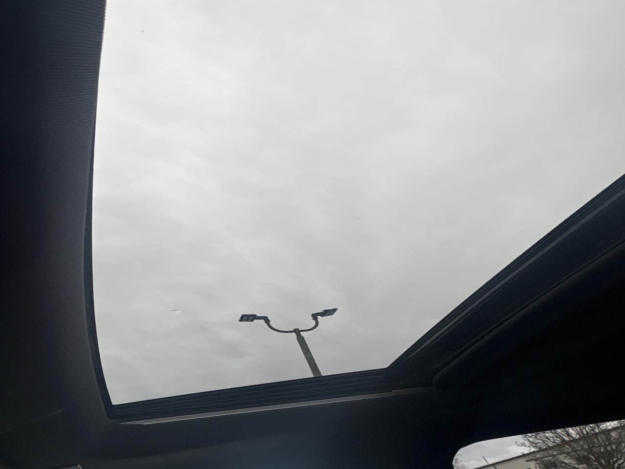 2024 Chevrolet SILVERADO 2500HD High Country 2500 + Premium Pkg + Midnight Edition Photo