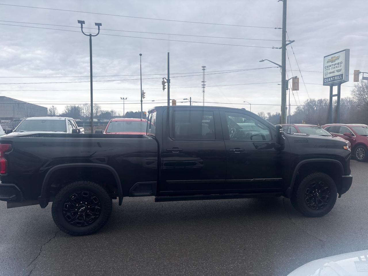 2024 Chevrolet SILVERADO 2500HD High Country 2500 + Premium Pkg + Midnight Edition Photo