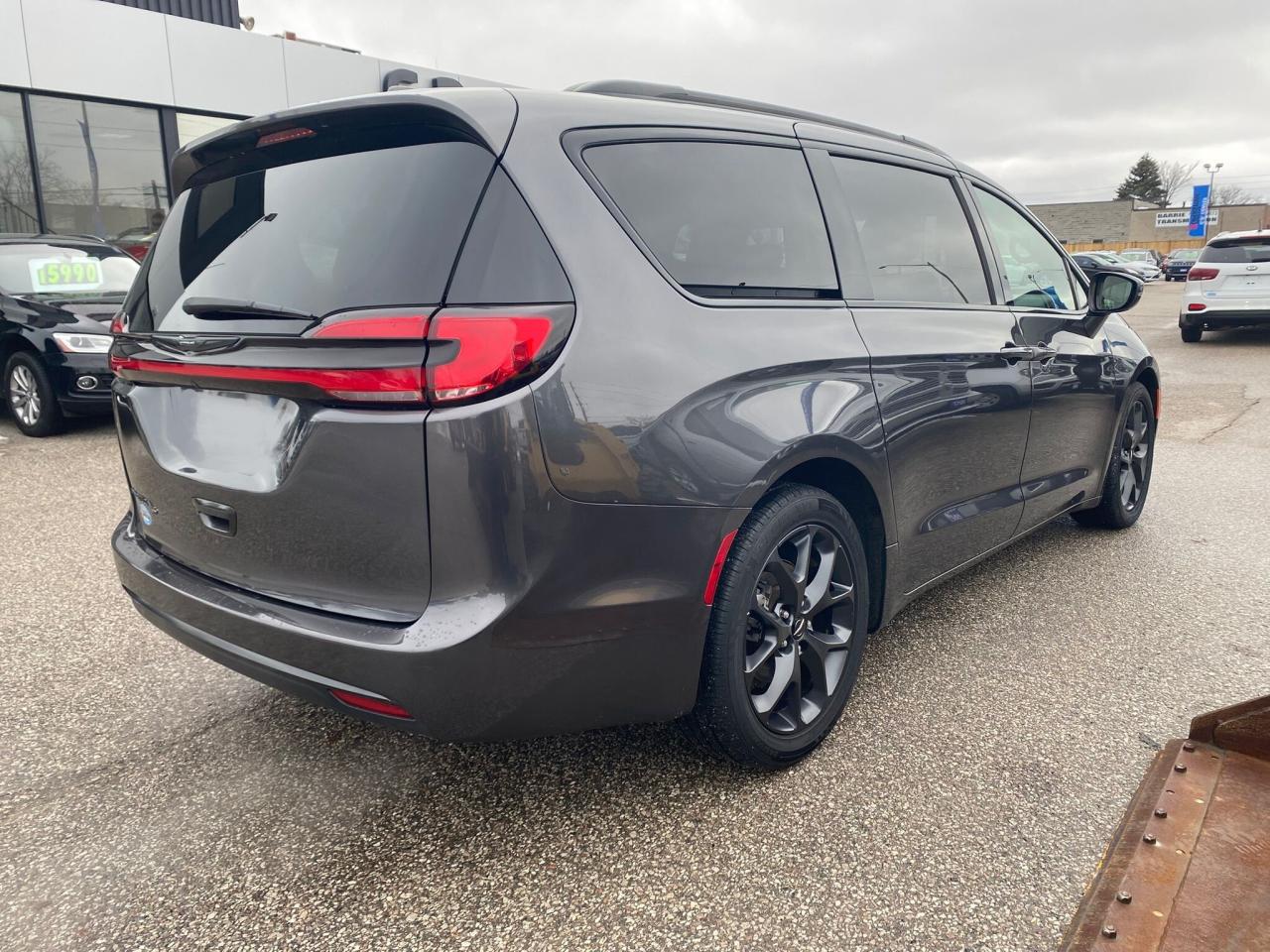 2022 Chrysler Pacifica Touring S ~Heated Leather ~Bluetooth ~Camera Photo