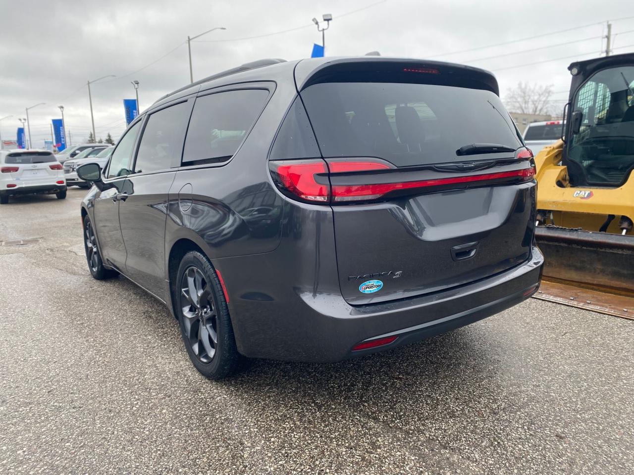 2022 Chrysler Pacifica Touring S ~Heated Leather ~Bluetooth ~Camera Photo