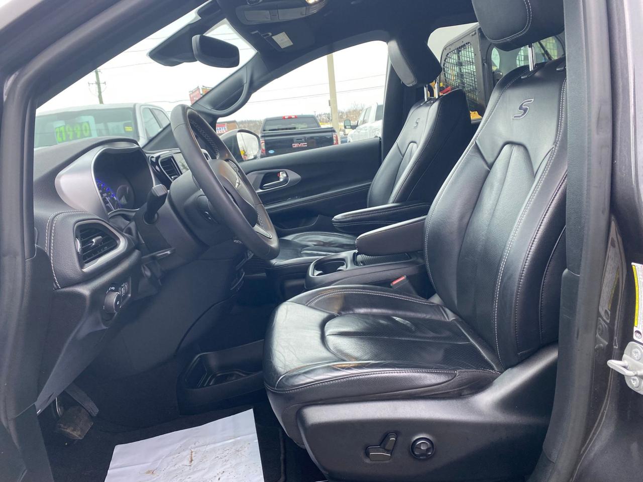 2022 Chrysler Pacifica Touring S ~Heated Leather ~Bluetooth ~Camera Photo