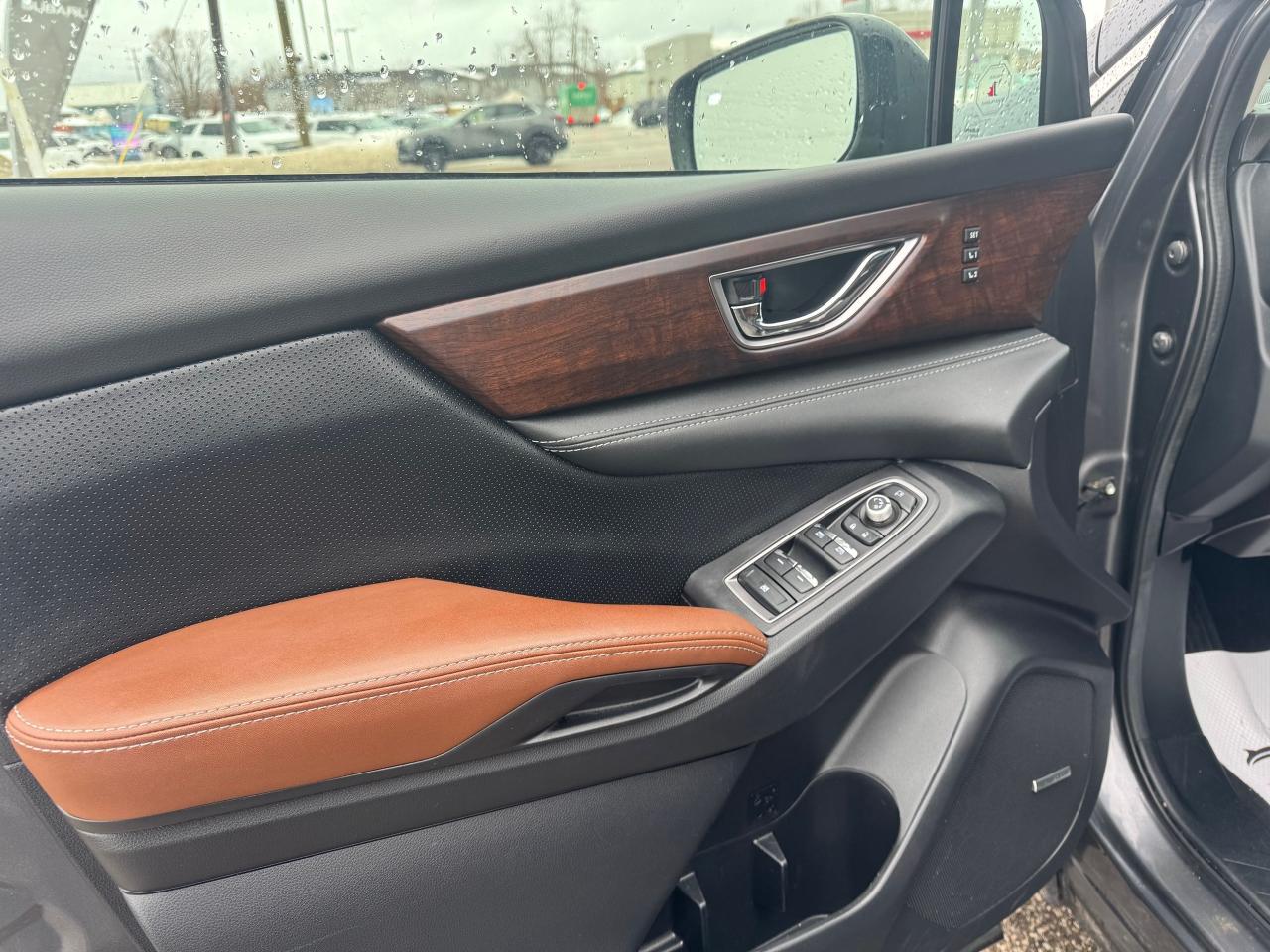 2023 Subaru ASCENT PREMIER   HEATED AND COOLED SEATS   CLEAN CARFAX Photo