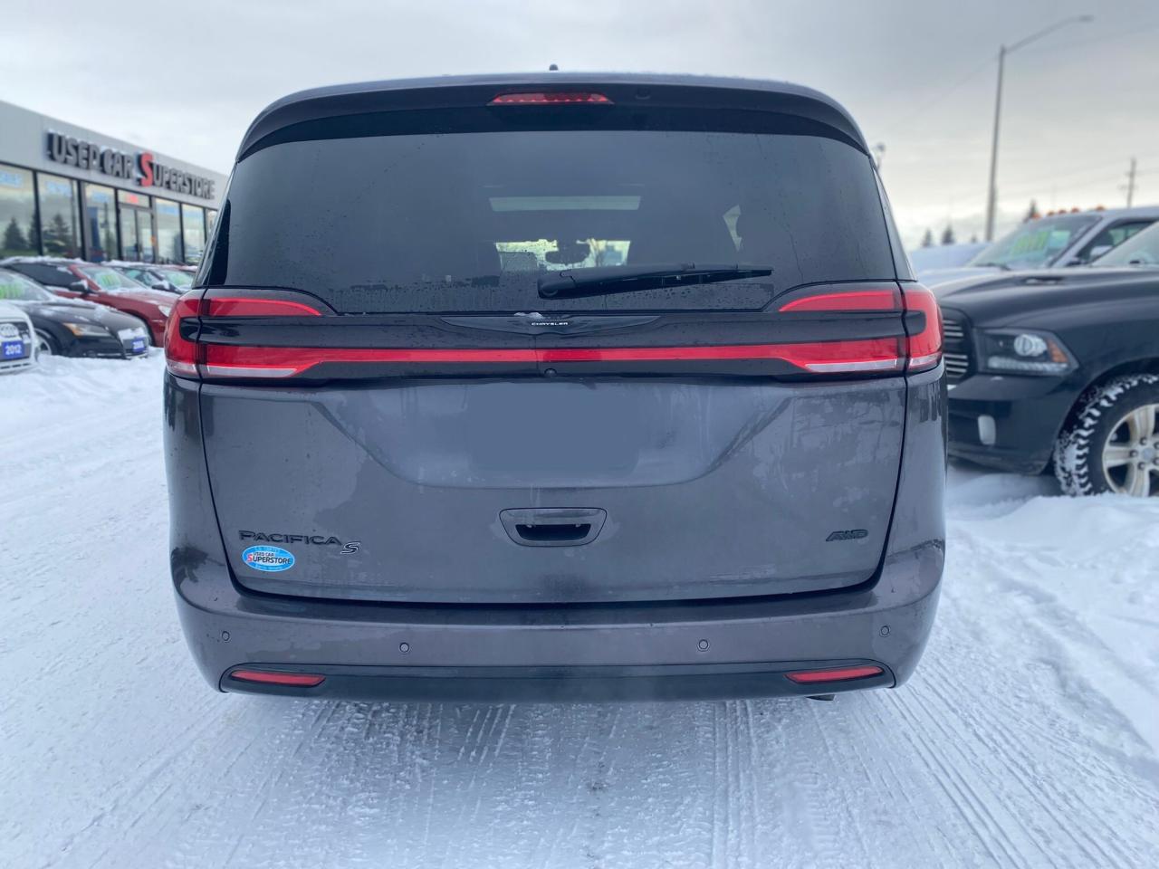 2023 Chrysler Pacifica Touring S AWD ~Heated Leather ~Moonroof ~Camera Photo