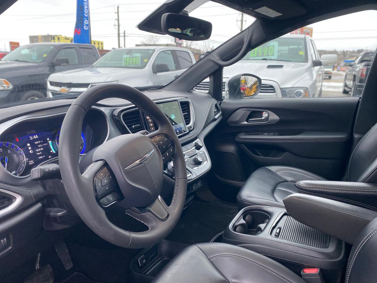 2023 Chrysler Pacifica Touring S ~Heated Leather ~Sunroof ~Cam ~Bluetooth Photo