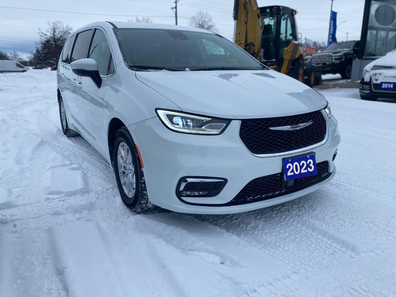 2023 Chrysler Pacifica Touring L ~Leather ~Bluetooth ~Stow 'N Go ~Camera Photo