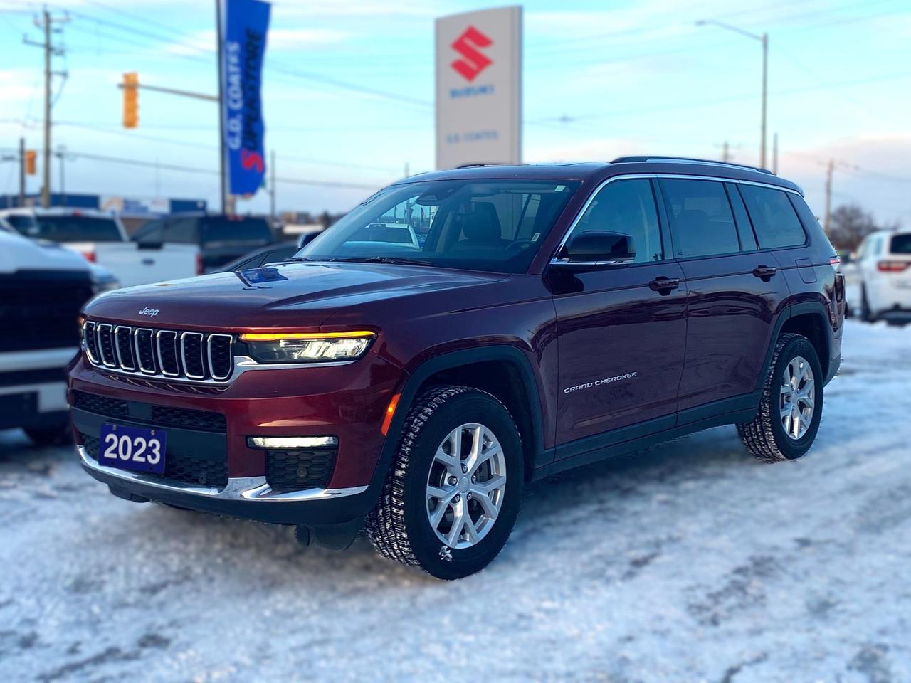 2023 Jeep Grand Cherokee L Limited 4x4 ~Nav ~Heated Leather ~Moonroof ~Camera Photo