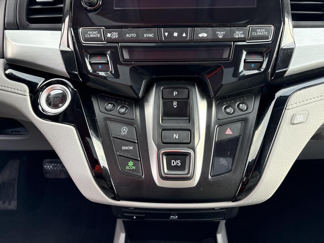 2020 Honda Odyssey Touring LOADED! Photo