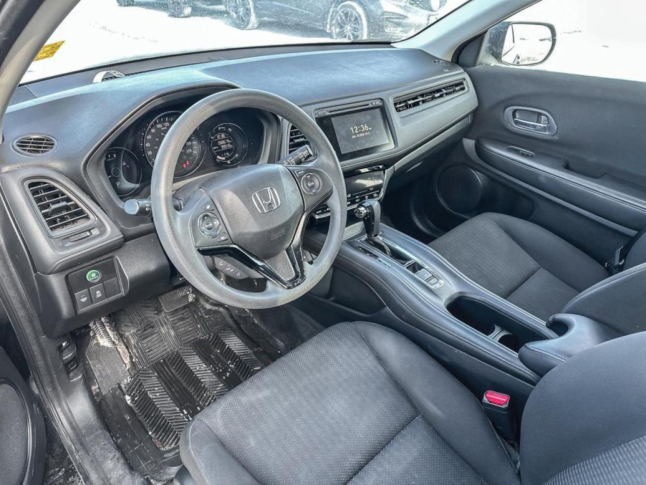 2016 Honda HR-V LX Photo