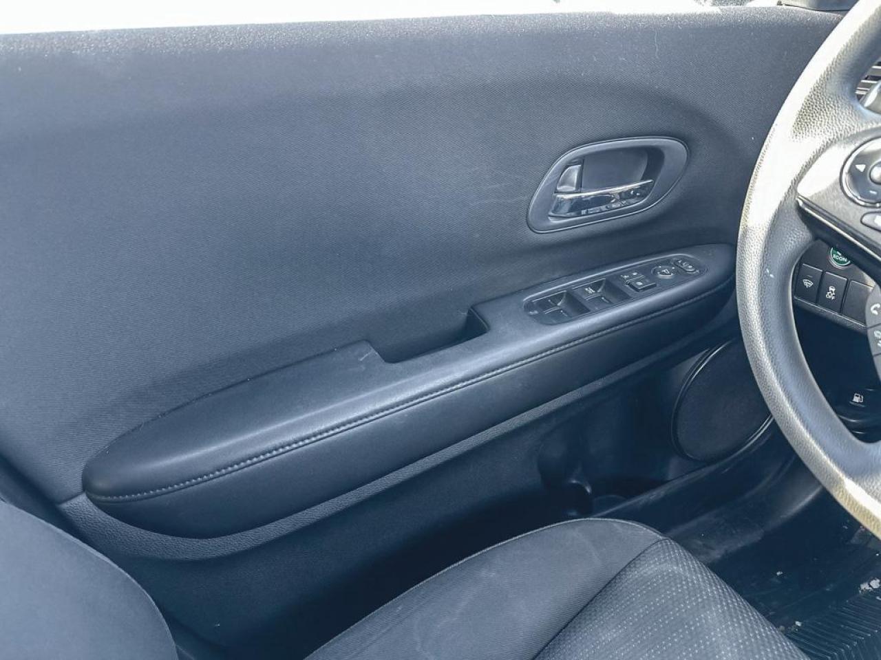 2016 Honda HR-V LX Photo