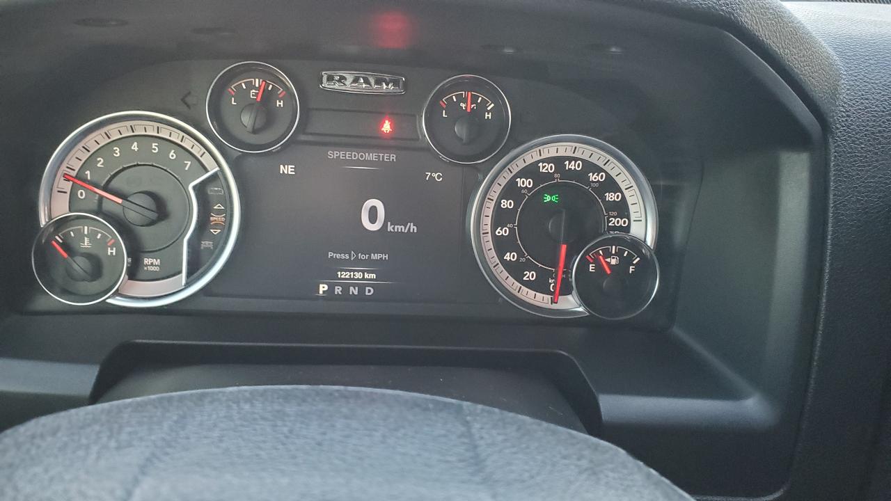 2022 RAM 1500 Classic 4x4 Crew Cab 5'7" Box-REMOTE START-REAR CAMERA Photo