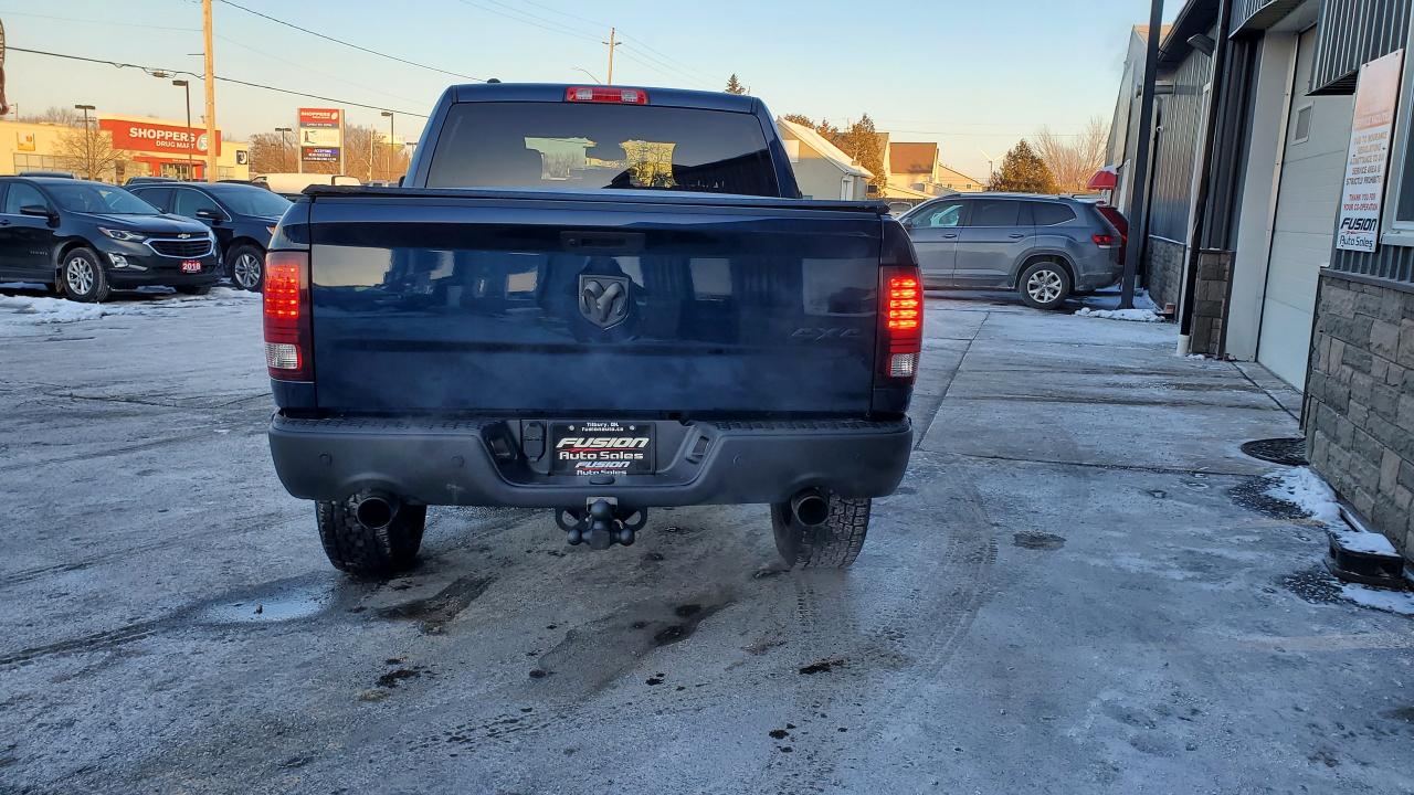 2022 RAM 1500 Classic 4x4 Crew Cab 5'7" Box-REMOTE START-REAR CAMERA Photo3